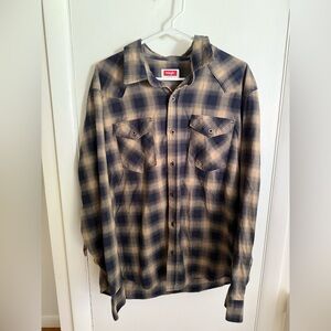 Wrangler Long Sleeve Button Down Shirt